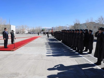 Монгол Улсын Ерөнхийлөгч У.Хүрэлсүх баруун хилд үүрэг гүйцэтгэж буй хилийн цэргийн алба хаагчидтай уулзлаа