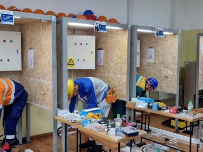 Тэтгэлгийн мөнгө нь ороогүй МСҮТ төгсөгчдийн АНХААРАЛД
