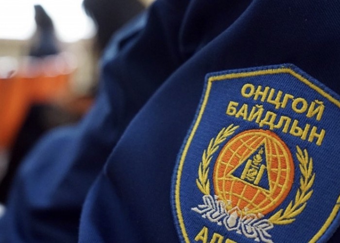 Бор-Өндөрийн уурхайн цооног үерийн усаар дүүрч, хоёр хүн уурхайн гүнээс гарч чадаагүй байна