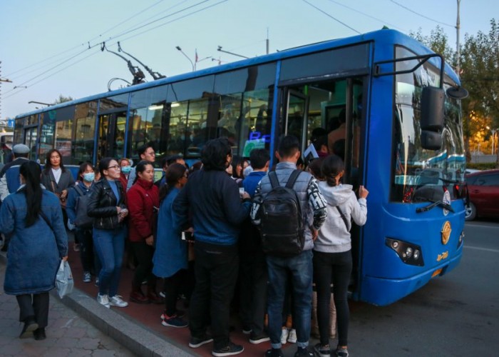 Оюутнууд нийтийн тээврээр сард 44 удаа үнэгүй зорчино