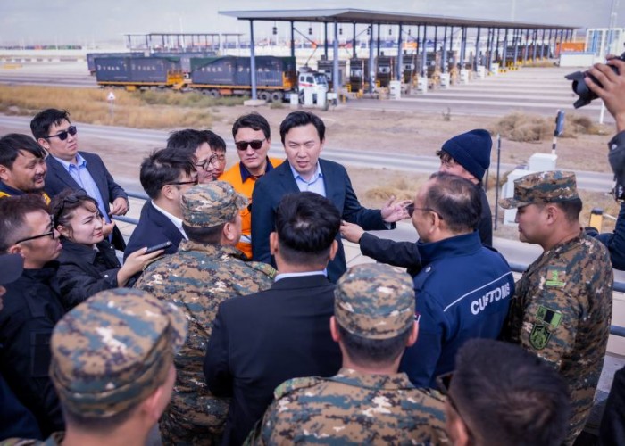 Ажлын хэсэг Ганцмод боомтод ажиллаж, хил холболтын төмөр замын ажлын явцтай танилцлаа