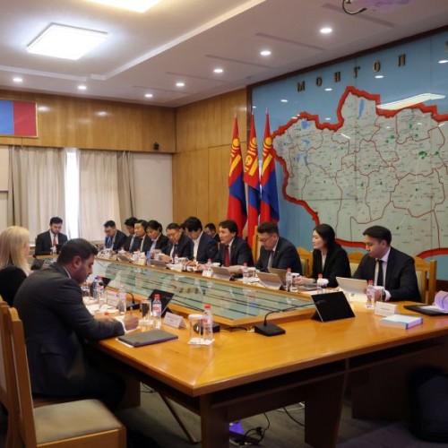 Засгийн газраас Оюутолгойн зээлийн хүүг бууруулах хэлэлцээг эхлүүллээ