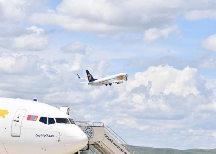 Цаг агаарын улмаас зарим нислэг өөрчлөгдлөө