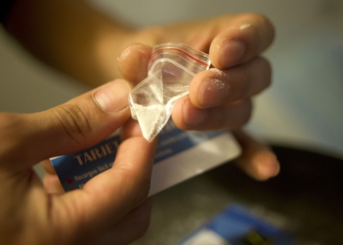 Хар тамхи хууль бусаар улсын хил нэвтрүүлсэн, хадгалсан хэргийг шүүхэд шилжүүллээ