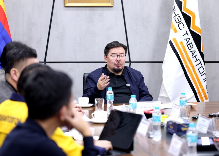 Ерөнхий сайд Г.Занданшатар тэргүүтэй төлөөлөгчид “Эрдэнэс Тавантолгой” ХК-ийн төв оффист ажиллалаа