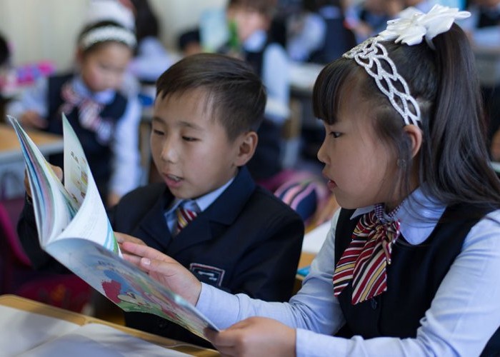 Нийслэлийн сургуулиуд цахимаар хичээллэх хуваарь гарлаа