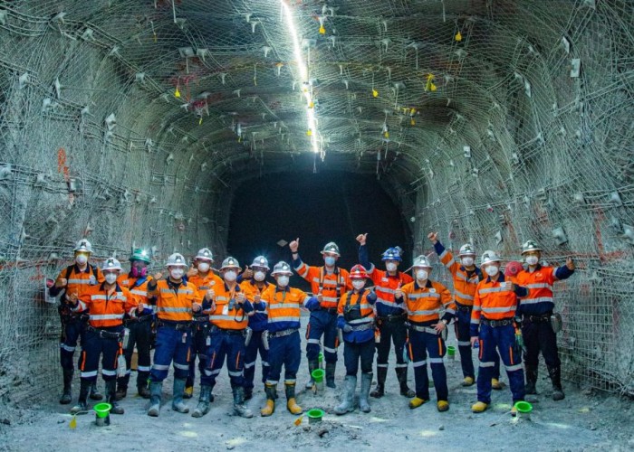 Монголын уурхайчдын өдөр тохиож байна