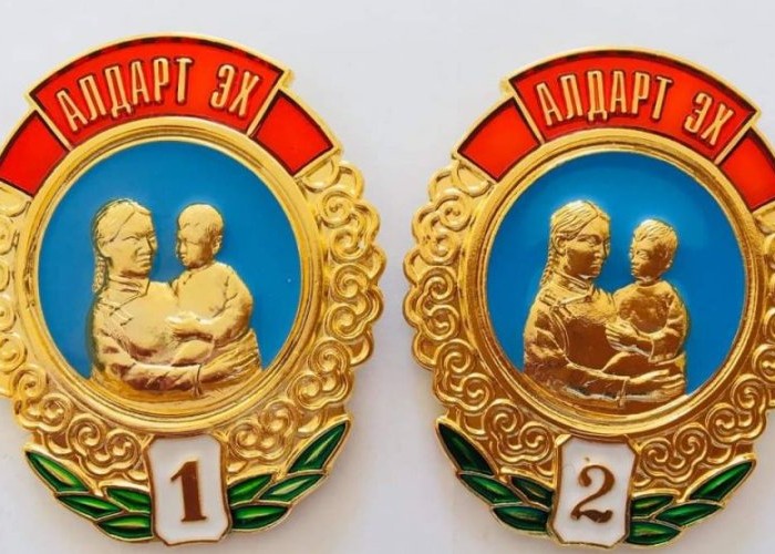 Алдарт эхийн I, II одон авах эхчүүдийн материалыг хүлээн авч эхэллээ