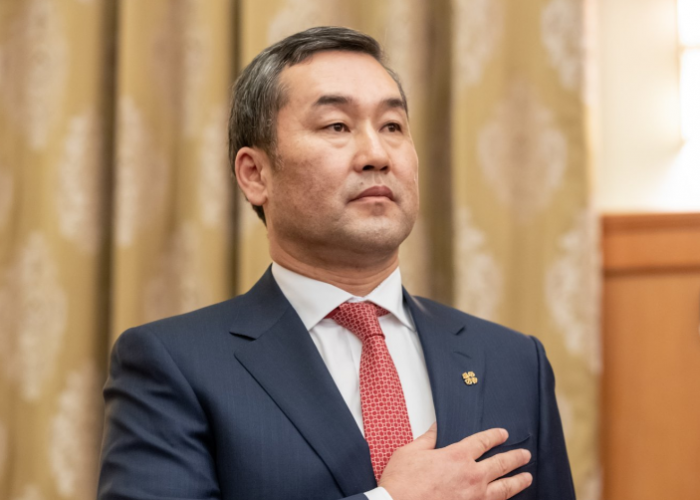 Эрчим хүчний сайд асан Н.Тавинбэхийг цагдан хорьжээ