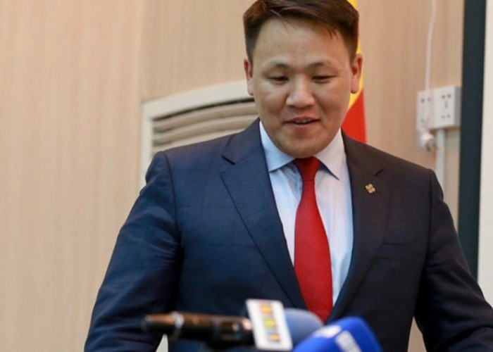 Н.Номтойбаяр: Г.Занданшатарын Засгийн газар гэдэг ч том босс нь Ерөнхийлөгч ...