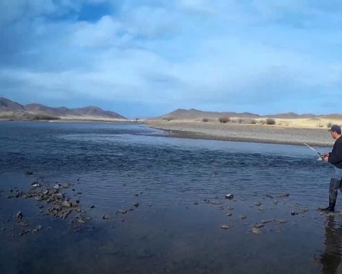 "6 сарын 15"-ныг хүртэл загасчлахыг хориглоно