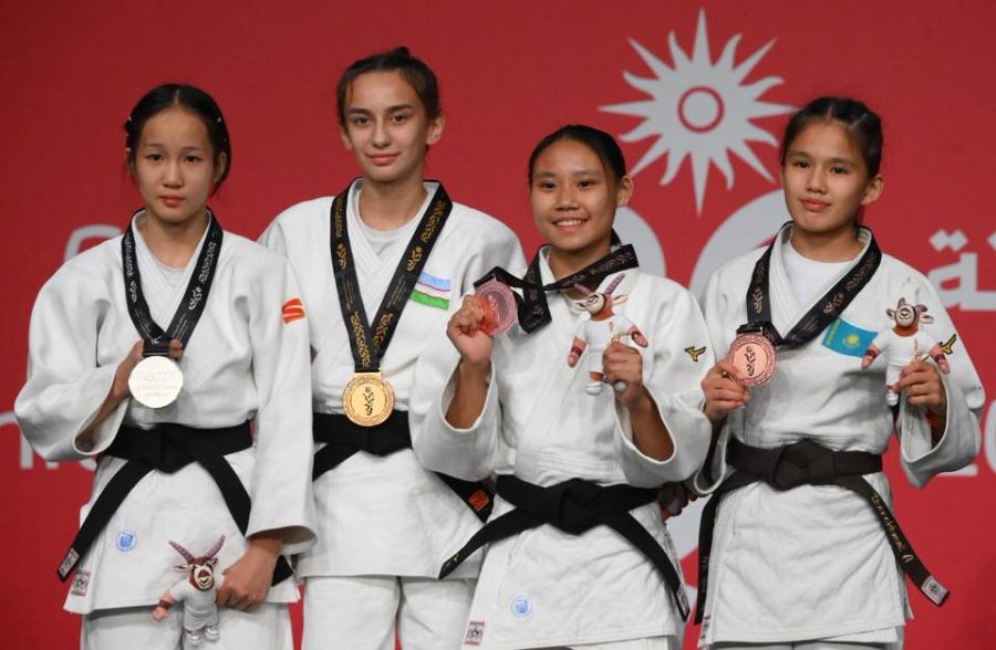 Жүдо, жюү жицү, чөлөөтийнхөн таван медаль хүртлээ