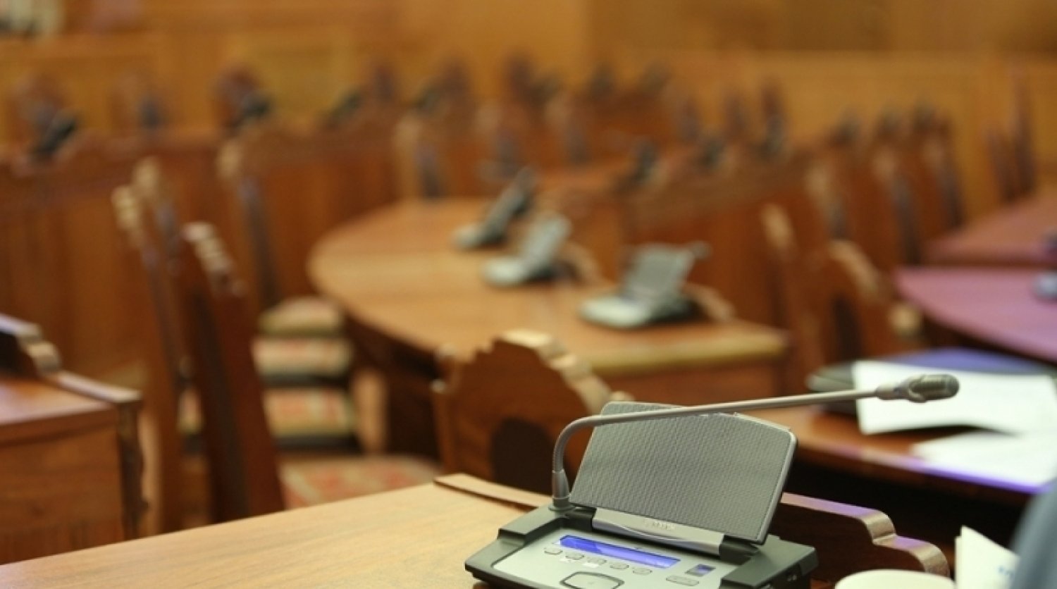 Нийтээр тэмдэглэх баяр амралтын өдөр таарвал ажлын өдөрт шилжүүлэх эсэхийг УИХ пүрэв гарагт хэлэлцэнэ