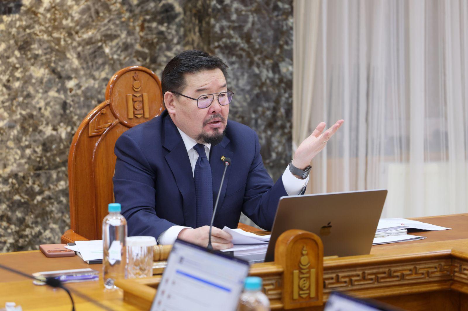 Төсвийн хөрөнгөөр шинэ жил, байгууллага болон салбарын ой тэмдэглэх зэрэг олон нийтийн арга хэмжээ зохион байгуулахгүй байхыг үүрэг болголоо