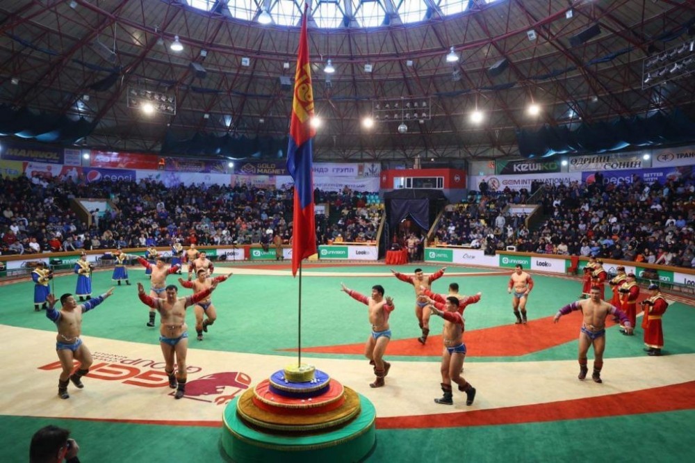 Үндсэн хуулийн өдөрт зориулсан хүчит бөхийн барилдаан эхэллээ