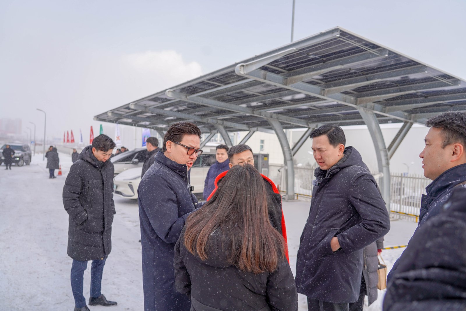 Сэргээгдэх эрчим хүчний тархмал эх үүсвэр бүхий цахилгаан тээврийн хэрэгсэл цэнэглэх дэд бүтцийг хөгжүүлэх хууль, эрх зүйн орчны талаарх хэлэлцүүлэг зохион байгуулагдлаа