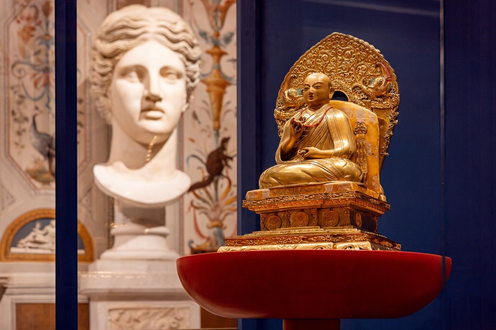 БНИУ-д өндөр гэгээн Занабазарын бүтээлийн үзэсгэлэн нээгдлээ