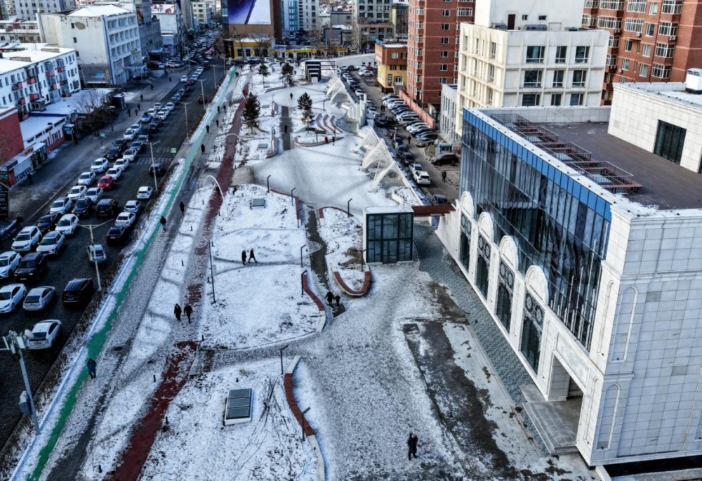 Урт цагааны зогсоол сар шинийн өдрүүдэд 08:00-00:00 цаг хүртэл нээлттэй