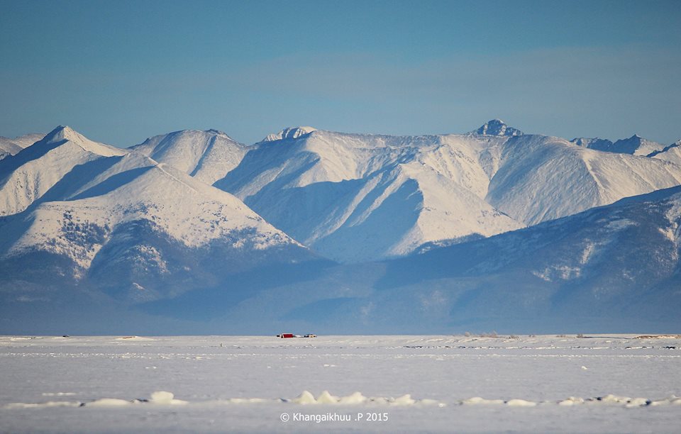 Хөвсгөл, Хэнтийн уулсаар цас орж, цасан шуурга шуурна