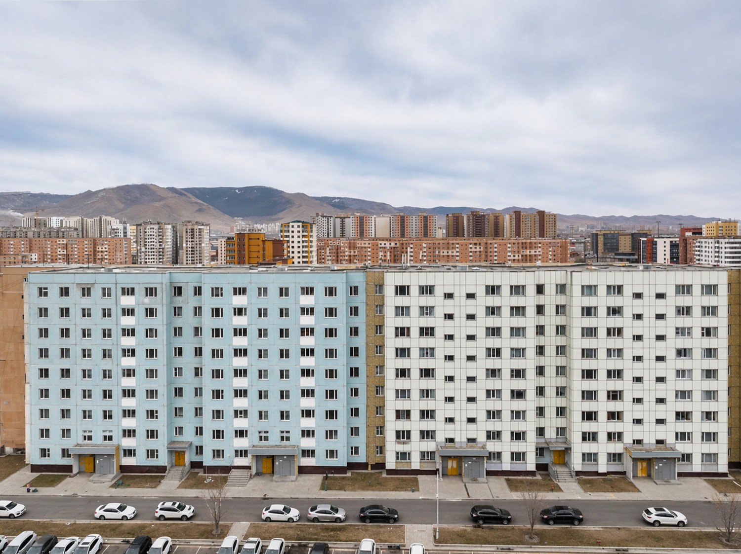 Улаанбаатар хотын угсармал орон сууцуудыг шинэчилж байна