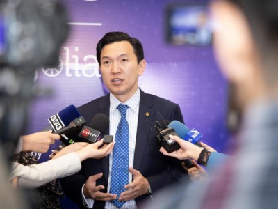“Иргэд төрийн, хувийн аль ч байгууллагаар үйлчлүүлсэн QR уншуулаад л тооцоо хийдэг болно"