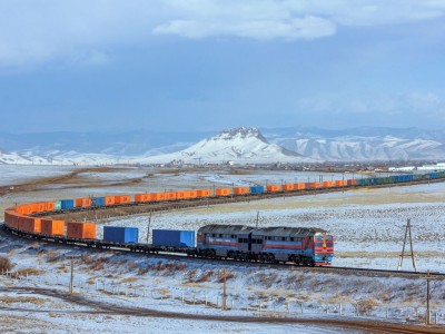 "УБТЗ" ХНН: Энэ онд Монгол Улсын нутгаар 2,526 чингэлгийн галт тэрэг дамжин өнгөрсөн нь өнгөрөгч оноос 609-өөр илүү байна
