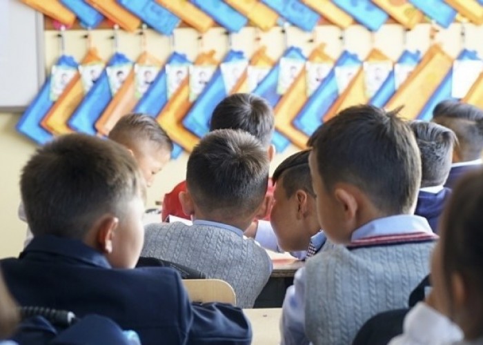 БШУЯ: 1-5 дугаар ангийн сурагчид цахимаар хичээллэнэ