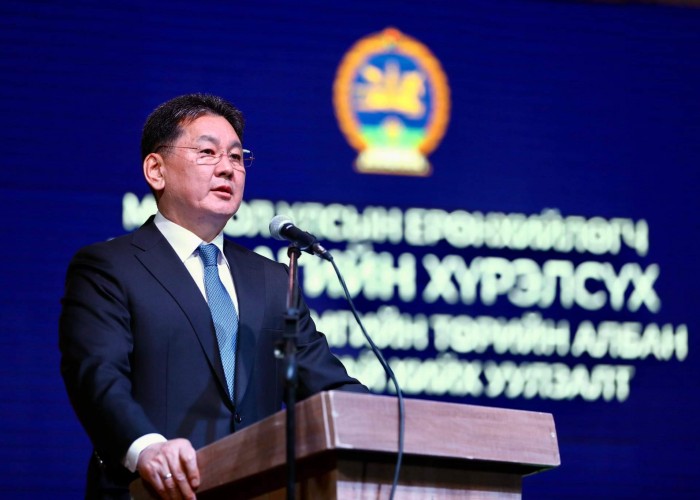 Монгол Улсын Ерөнхийлөгч У.Хүрэлсүх Дорнод аймгийн төрийн албан хаагчидтай уулзлаа