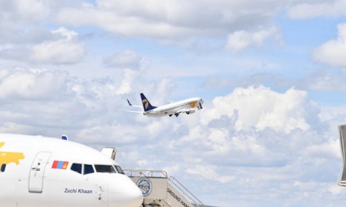 Цаг агаарын улмаас зарим нислэг өөрчлөгдлөө