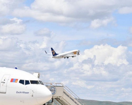 Цаг агаарын улмаас зарим нислэг өөрчлөгдлөө