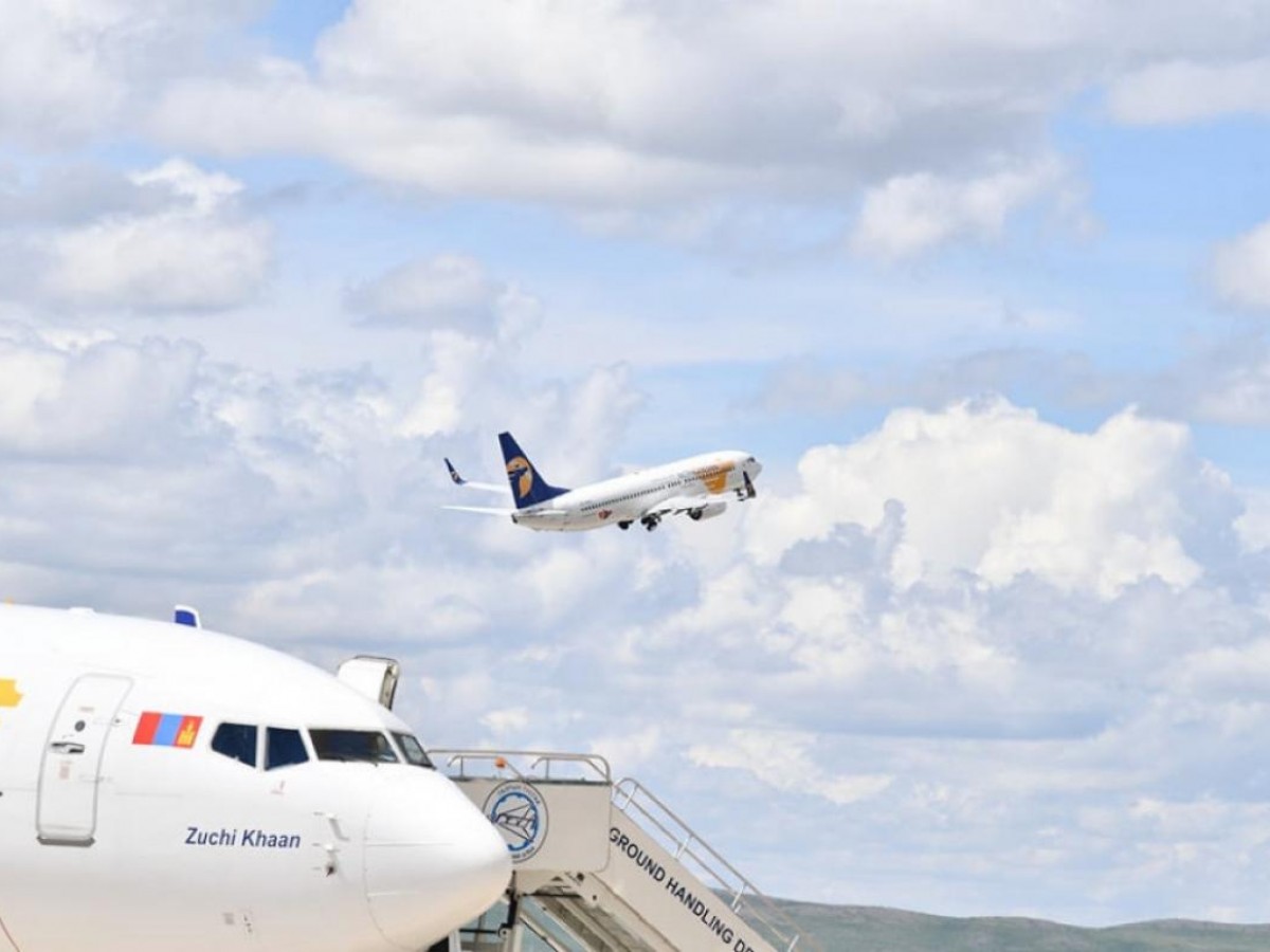 Цаг агаарын улмаас зарим нислэг өөрчлөгдлөө