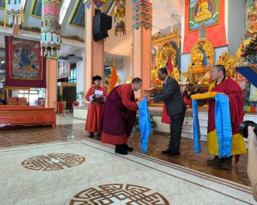 40 багц "Монгол Ганжуур" номыг шашны байгууллагуудад гардууллаа