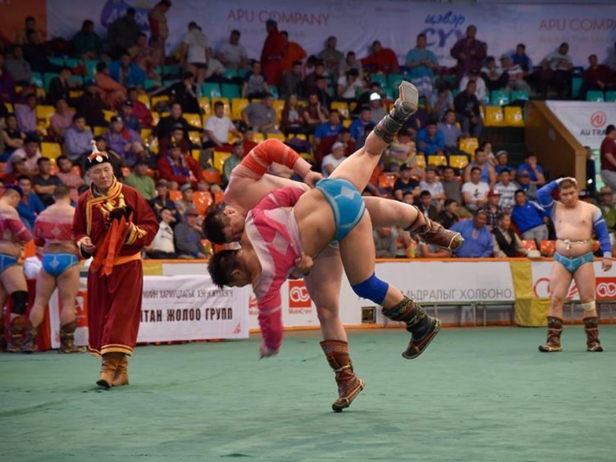 "Чингис хаан цом"-ын төлөөх барилдаан ирэх баасан гарагт болно