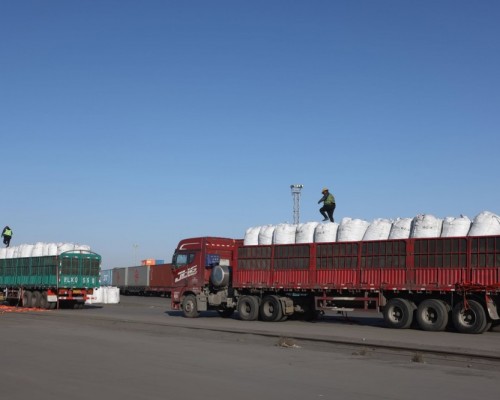 Эрээн хотын гаалийн талбайд 8000 тонн, “Тавантолгой түлш” компанийн үйлдвэрт 35 мянган тонн хагас коксон түлш нөөцөлжээ