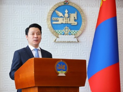 Төрийн удирдах албан тушаалтнуудад Ерөнхийлөгчийн зарлигаар Тэргүүн түшмэлийн зэрэг дэв олголоо