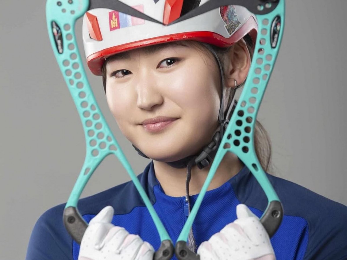 Н.Сэлэнгэ мөсөнд авиралтын Дэлхийн цомын аварга боллоо