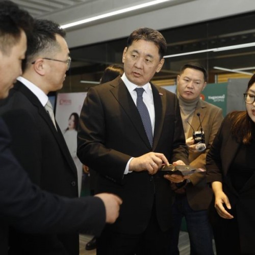 Ерөнхийлөгч У.Хүрэлсүх “Грийн Групп”-ийн гоймонгийн үйлдвэрт ажиллалаа