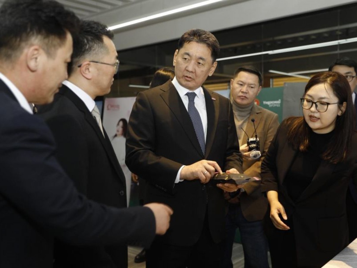 Ерөнхийлөгч У.Хүрэлсүх “Грийн Групп”-ийн гоймонгийн үйлдвэрт ажиллалаа