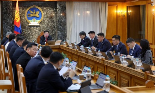 Иргэн, аж ахуйн нэгжийн газар эзэмших, ашиглах хүсэлтийг орон нутагт нь шийдвэрлэнэ