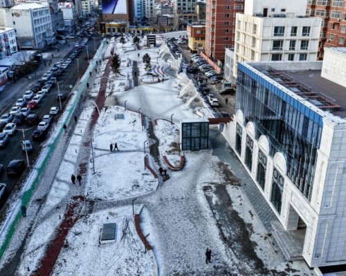 Урт цагааны зогсоол сар шинийн өдрүүдэд 08:00-00:00 цаг хүртэл нээлттэй