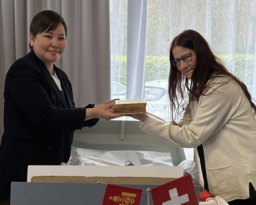 Бернийн их сургуулийн номын санд хадгалагдаж байсан Монголын түүх, соёлын үнэт өвд хамаарах эртний ховор хоёр бичвэрийг Монгол Улсад буцаана